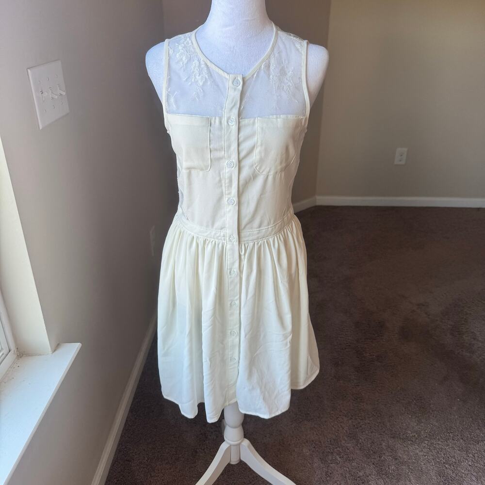 NWT $50 Akira Chicago Red Label Women's Sleeveless Lace Back Dress Medium Cream‎